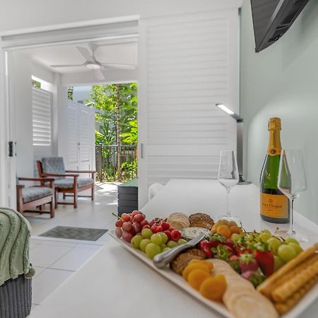 Elysium Private Apartments At Beach Club & Spa Palm Cove Exterior photo
